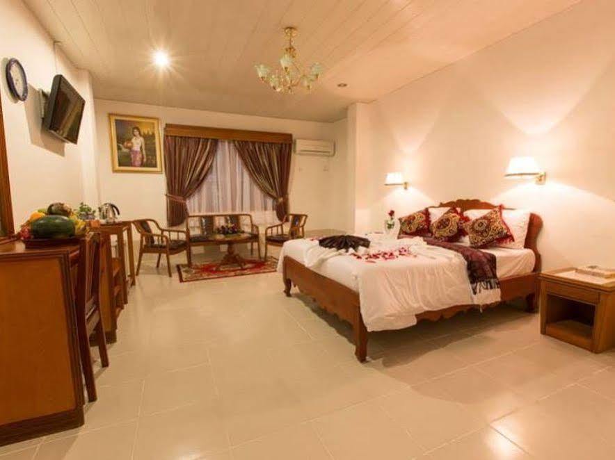 Asia Hotel Πνομ Πενχ Εξωτερικό φωτογραφία